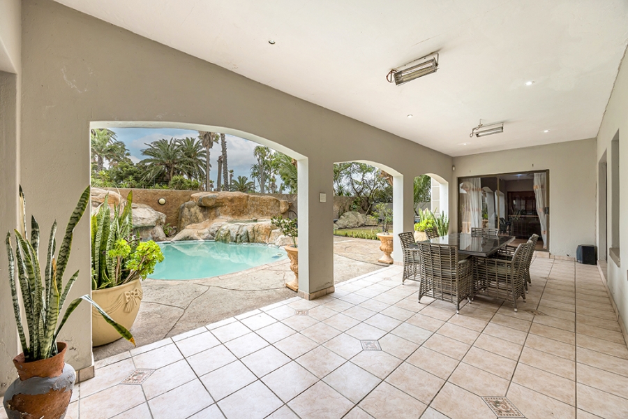 6 Bedroom Property for Sale in Sunset Beach Western Cape
